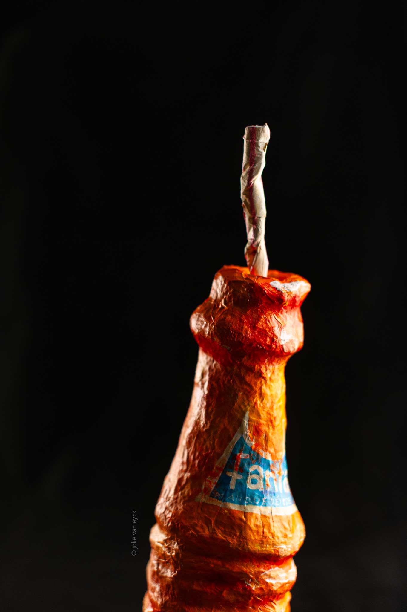 painted sculpture - bouteille bilingue - fanta